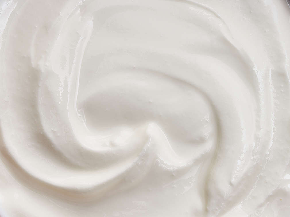 Smântână acră proaspătă în detaliu