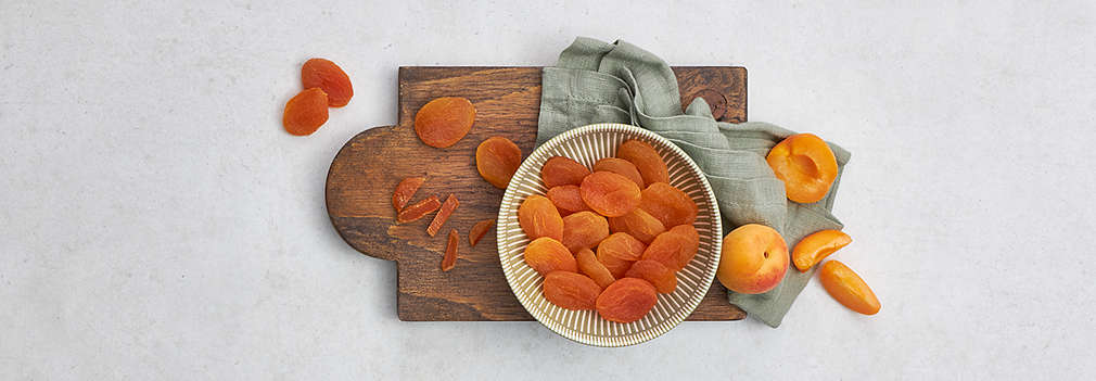 Изображение с сушеными абрикосами