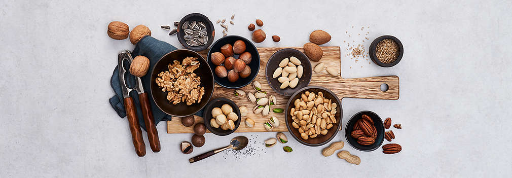 Obrázok rôznych semien a orechov