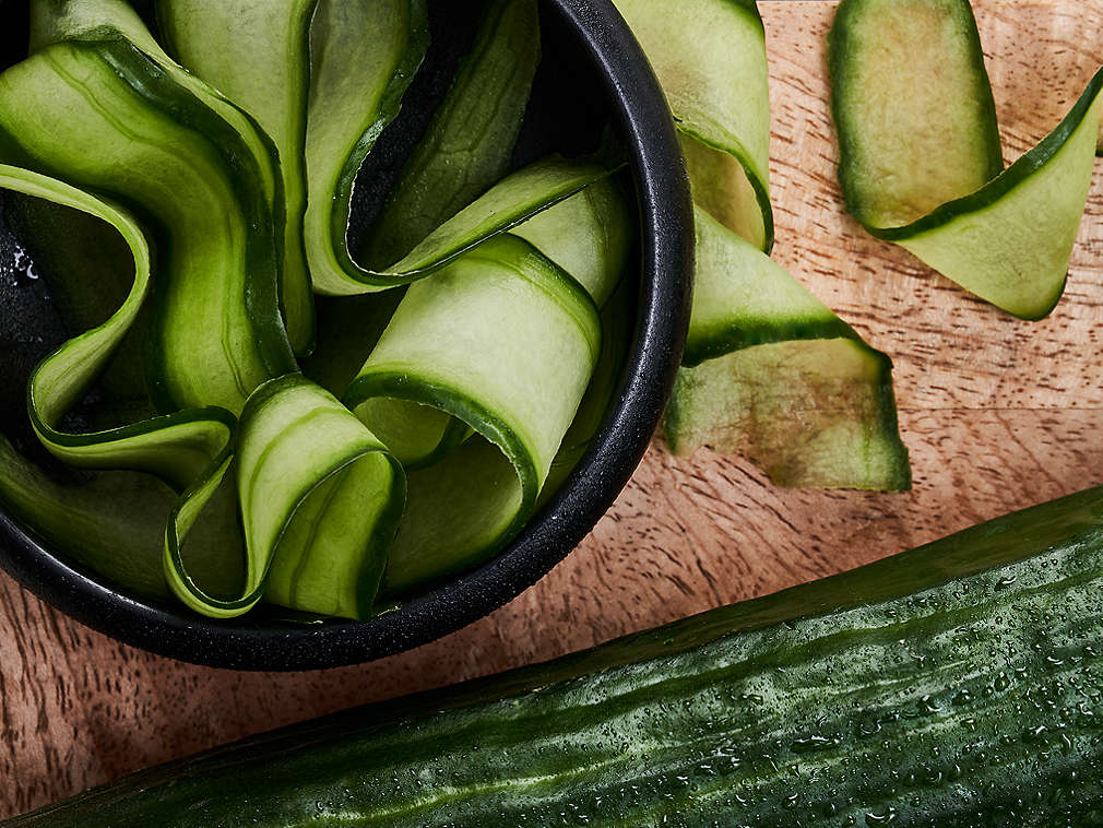 Свежий огурец, подробный вид