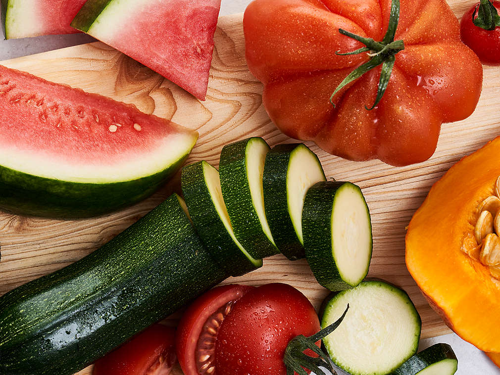 Пресни плодни зеленчуци в близък план