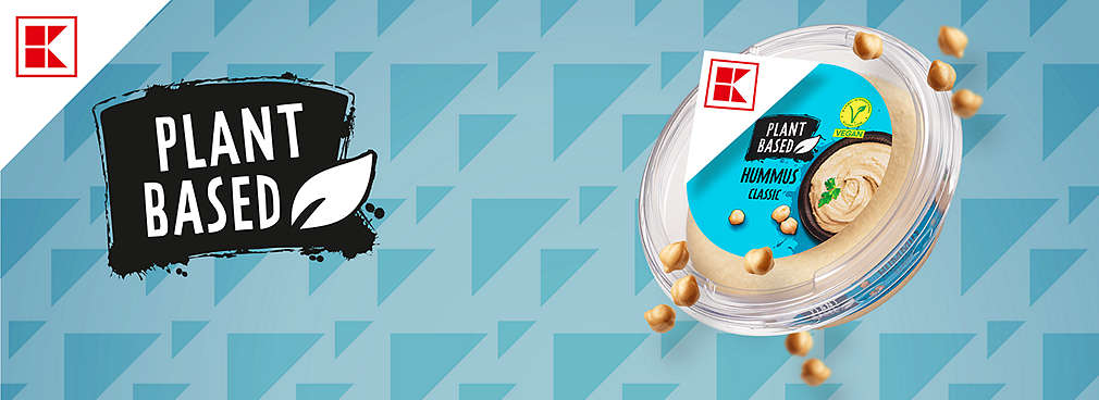 Logo: K-Plant Based; weiße Ecke; Produktabbildung: K-Plant Based Hummus classic