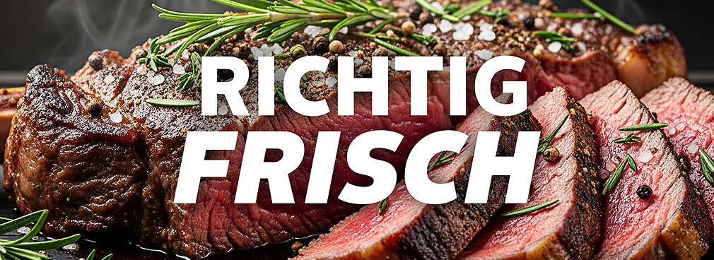 Gebratenes Fleisch mit Kräutern und Gewürzen garniert