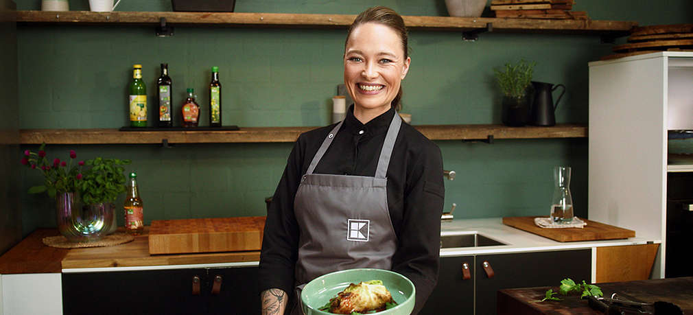 Kochexpertin Verena Leister bereitet leckeres Comfort Food zu