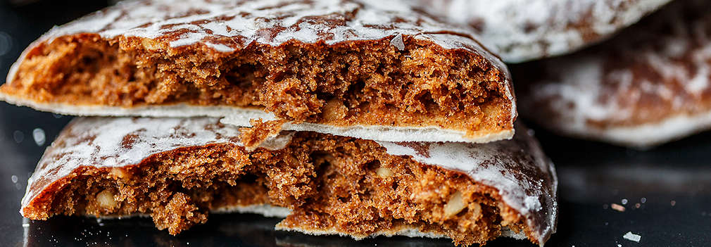 Glasierte Lebkuchen übereinander gestapelt