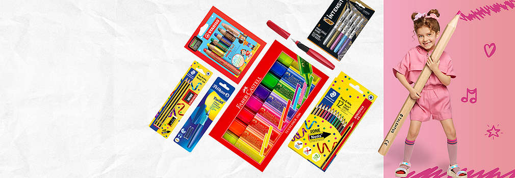 Links: verschiedene Bunt- und Bleistifte-Sets; rechts: Mädchen hält lebensgroßen Stift