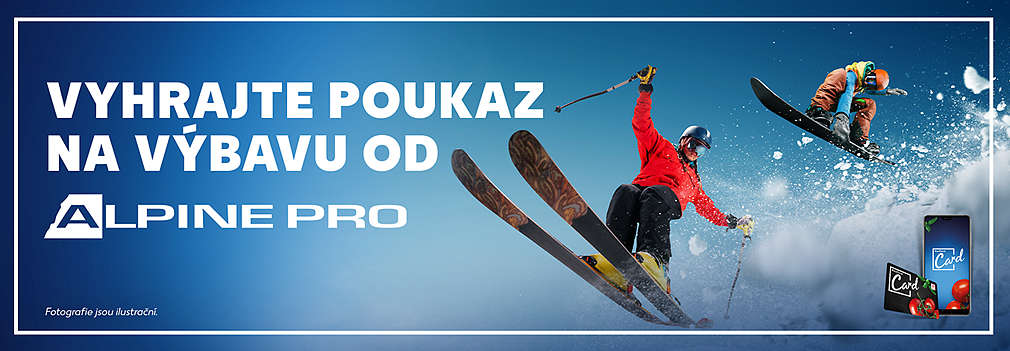 Lyžař a snowboardista na sněhu, modrá obloha, poukázka Kaufland Card a mobilní telefon.