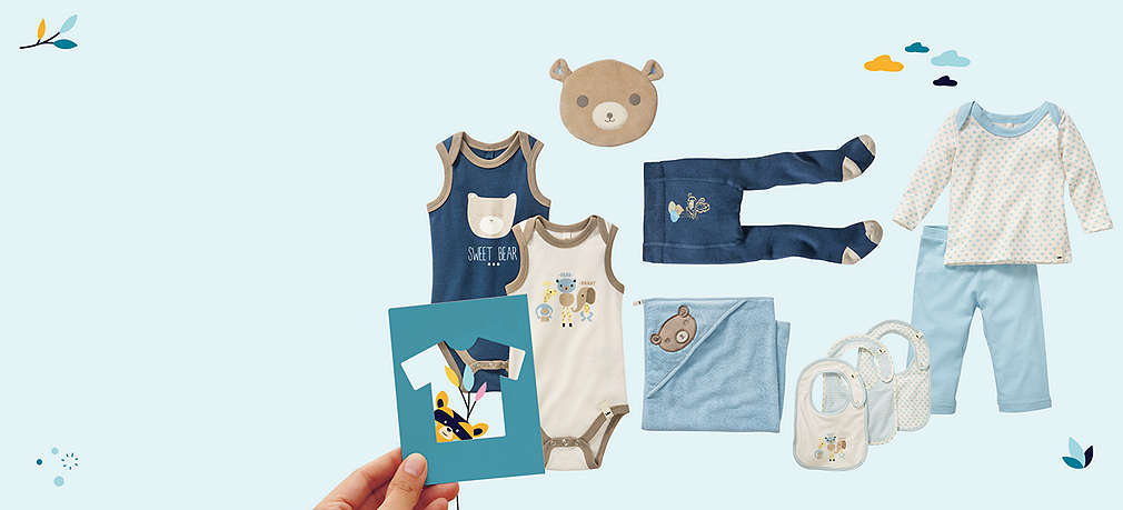 verschiedene Kleidungsstücke für Babys und Kleinkinder
