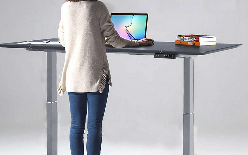 Stôl na prácu postojačky na ochranu chrbta