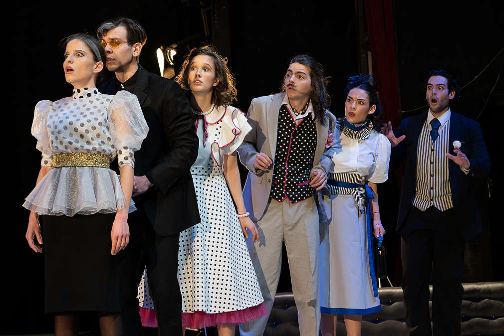 Спечели 1 от 5 двойни билета за „Колко е важно да бъдеш сериозен“