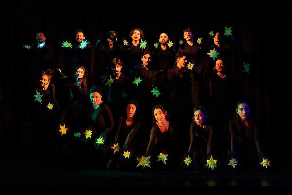 Спечели 1 от 5 двойни билета за „Как Луната загуби светлината си“