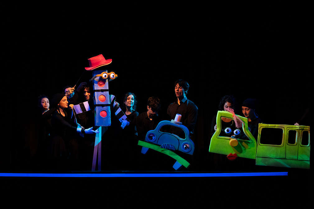 Спечели 1 от 5 двойни билета за „Как Луната загуби светлината си“