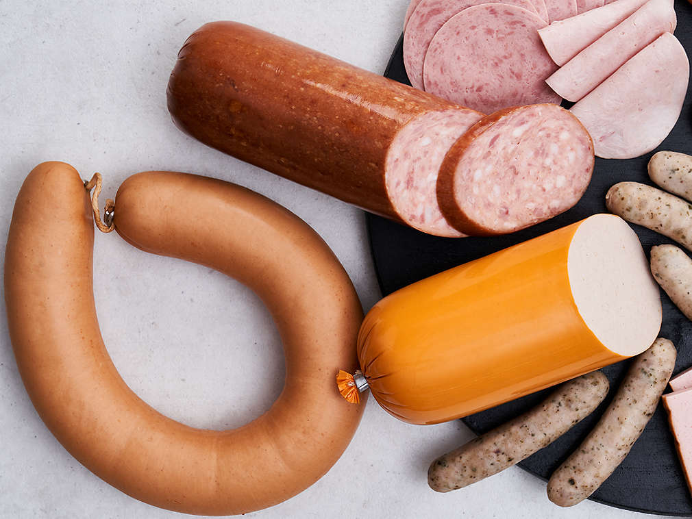 Svježa barena kobasica u detaljnom prikazu