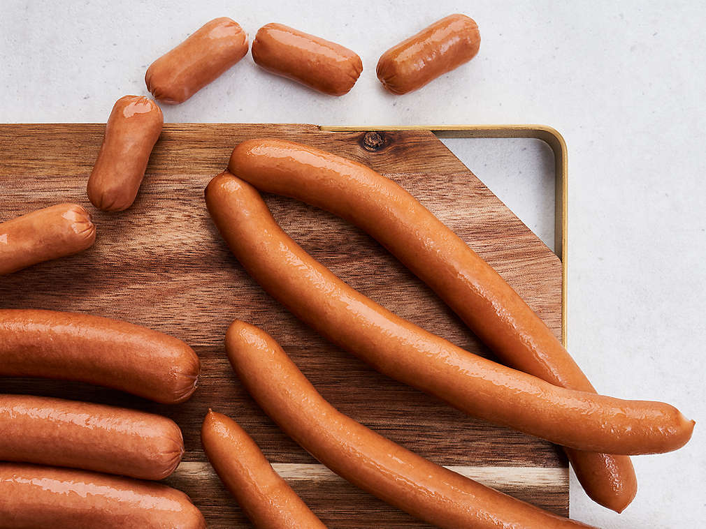 Konzervirane kobasice u detaljnom prikazu