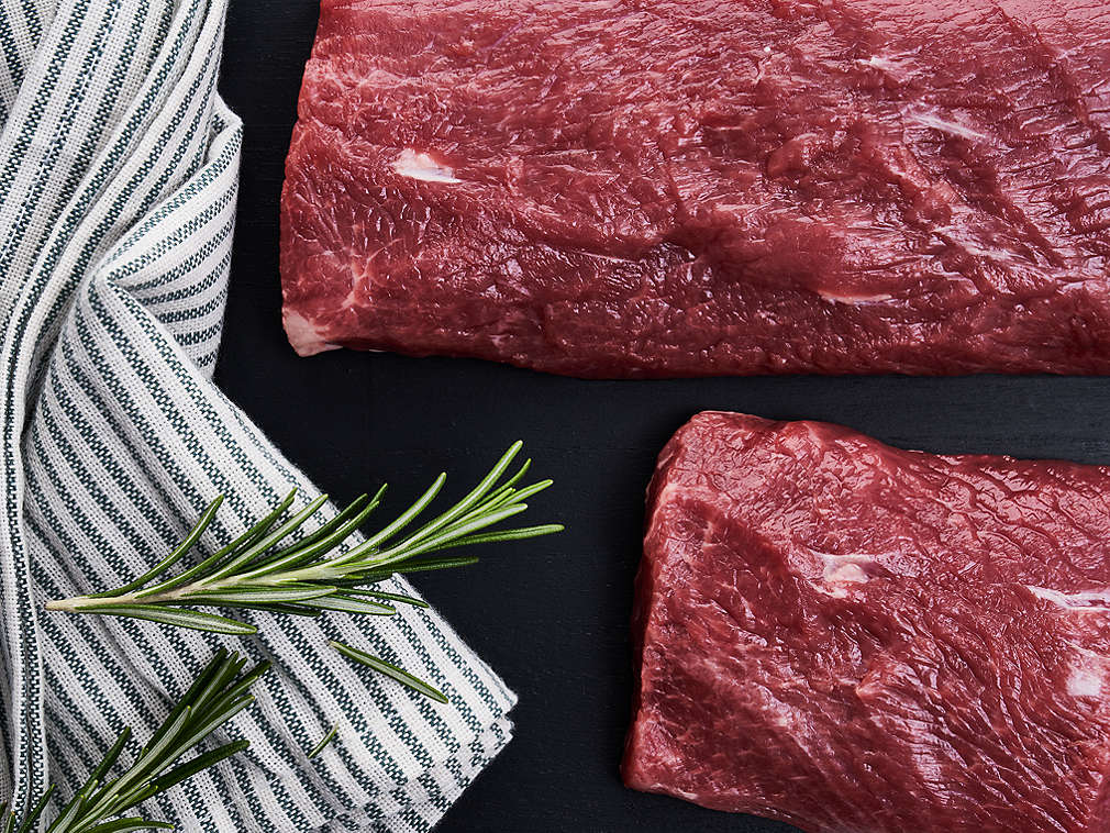 Mușchiuleț de miel proaspăt în detaliu