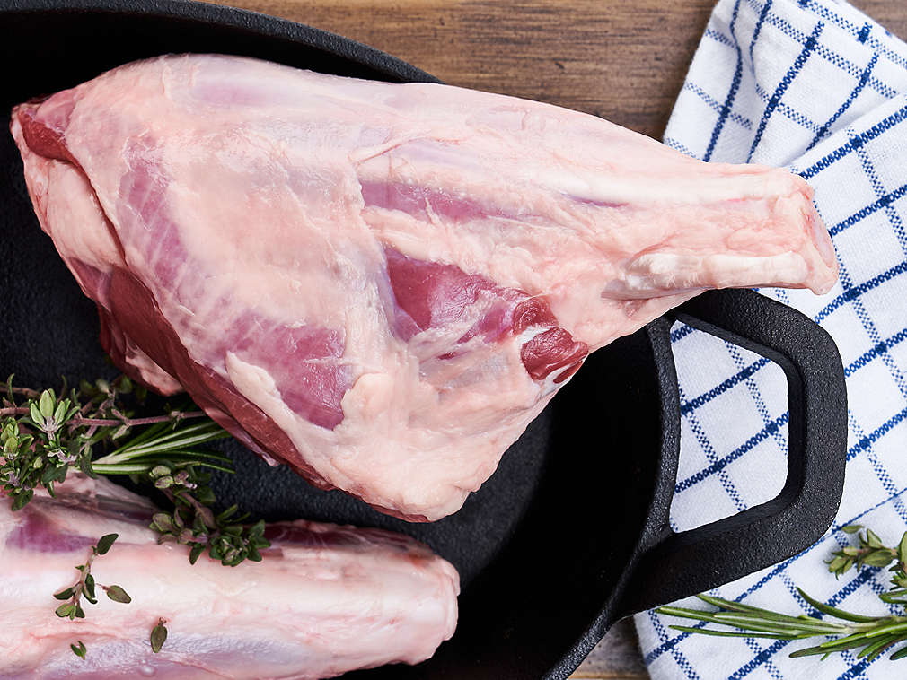 Frische Lammhaxe in der Detailansicht