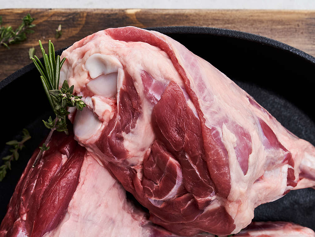 Frische Lammhaxe in der Detailansicht