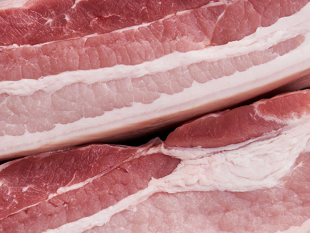 Burtă de porc proaspătă în detaliu