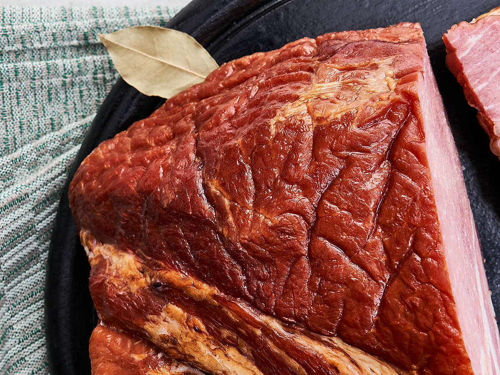 Čerstvá vepřová pečeně kasseler v detailním pohledu