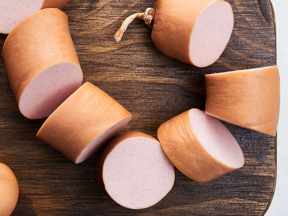 Svježa mesna kobasica u detaljnom prikazu