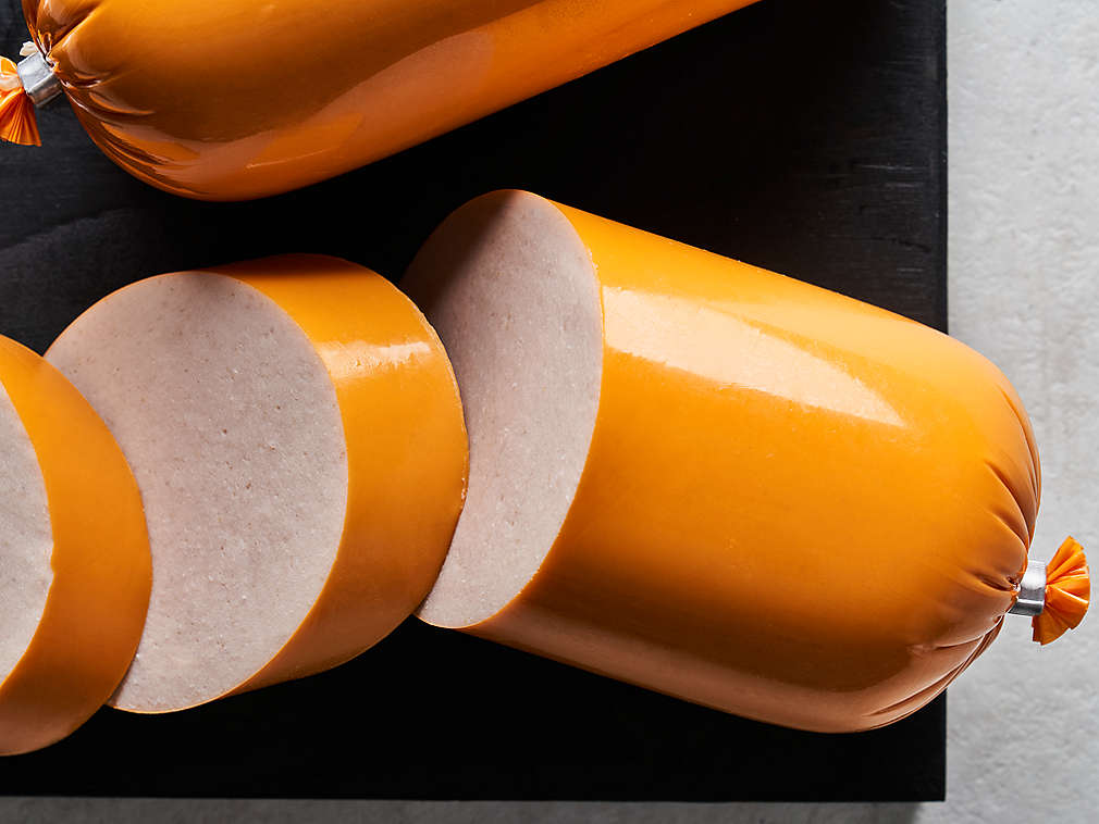 Detailný pohľad na čerstvú klobásu Gelbwurst