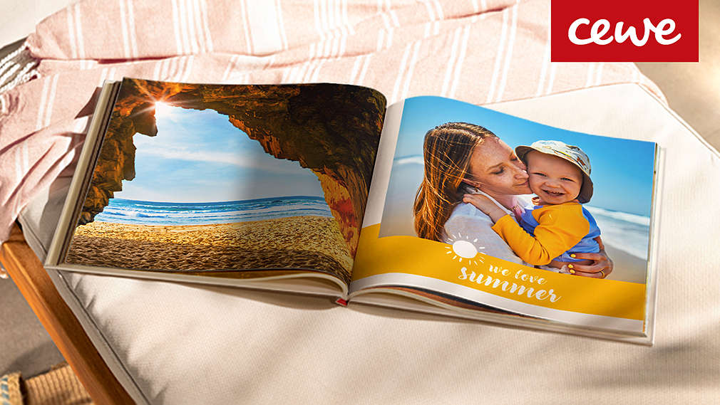 Fotobuch; Logo: CEWE
