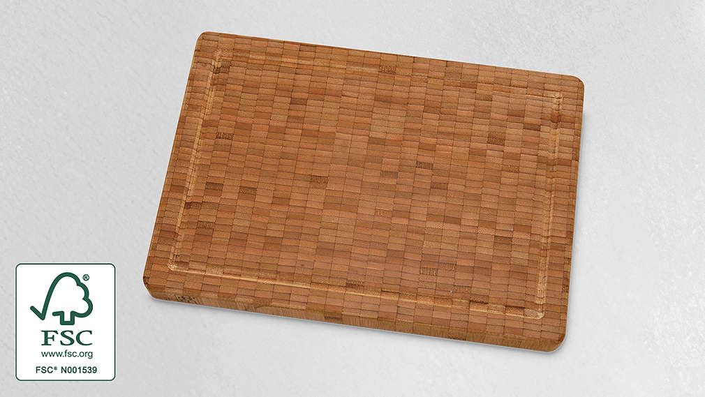ZWILLING Bambus-Schneidebrett; 9.99 Treuepreis; UVP 44.95; 77 % Treuevorteil¹; FSC-zertifiziert