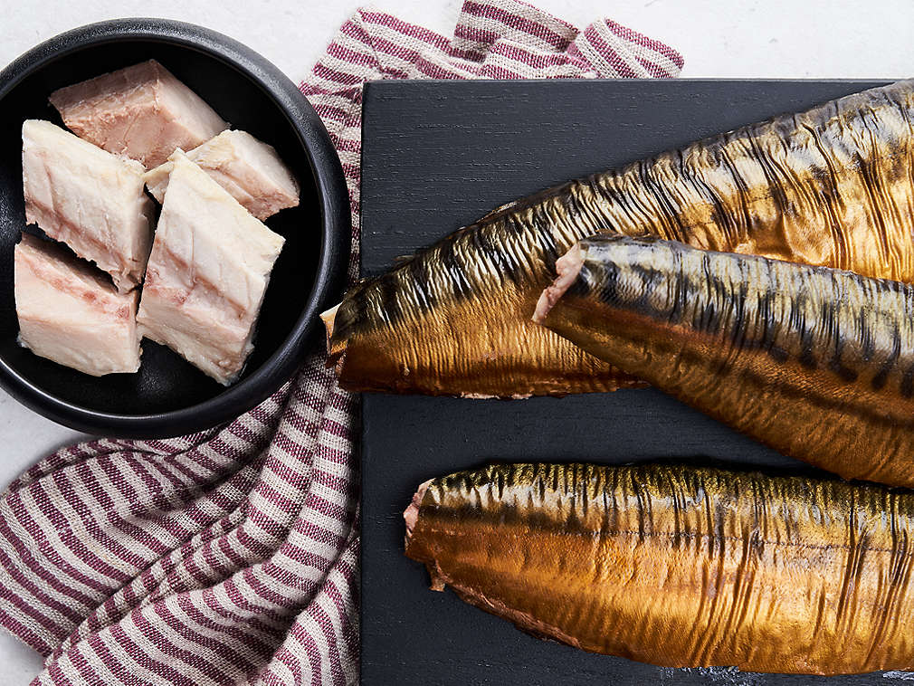 Dimljena skuša u detaljnom prikazu