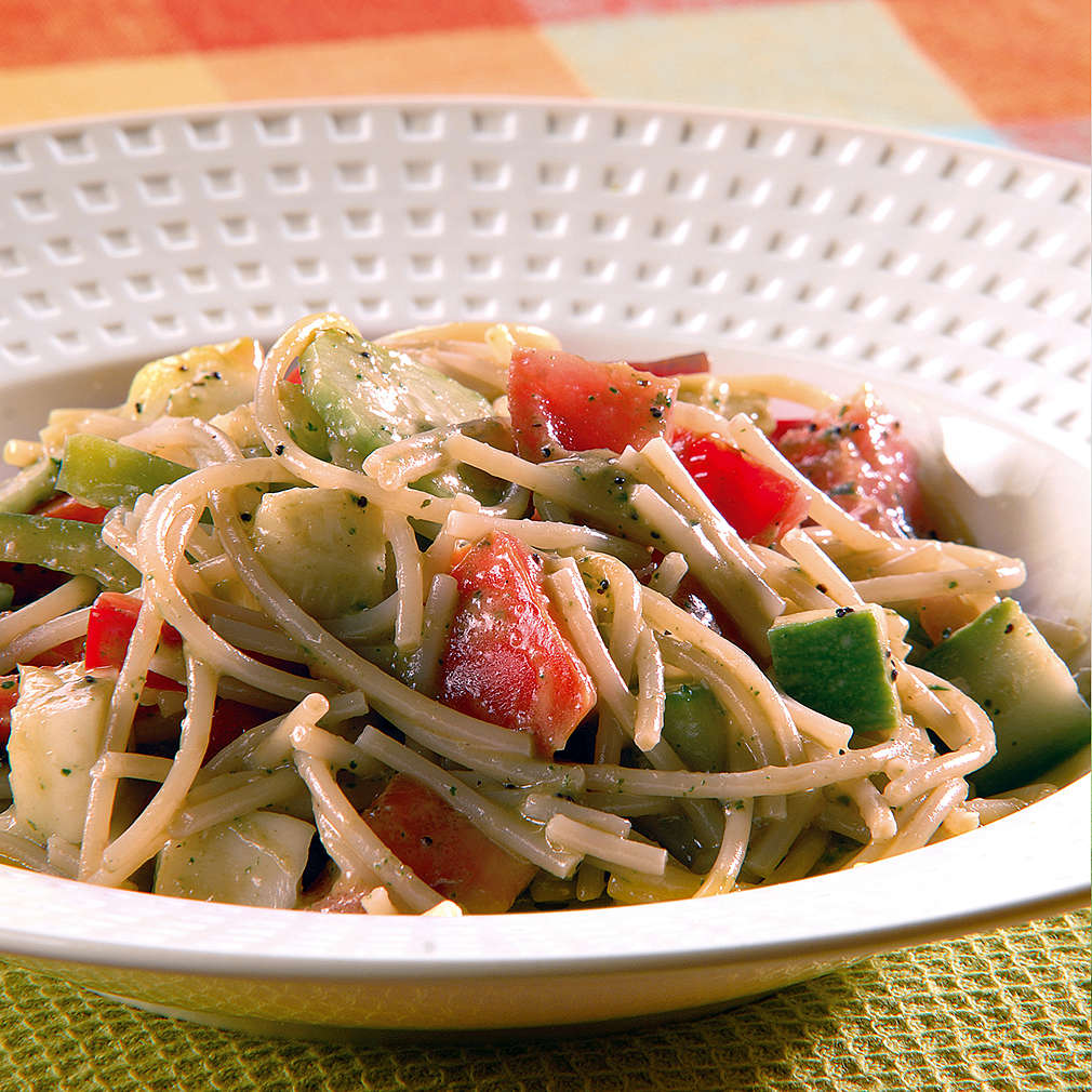 Изобразяване на рецептата Зеленчукова салата със спагети