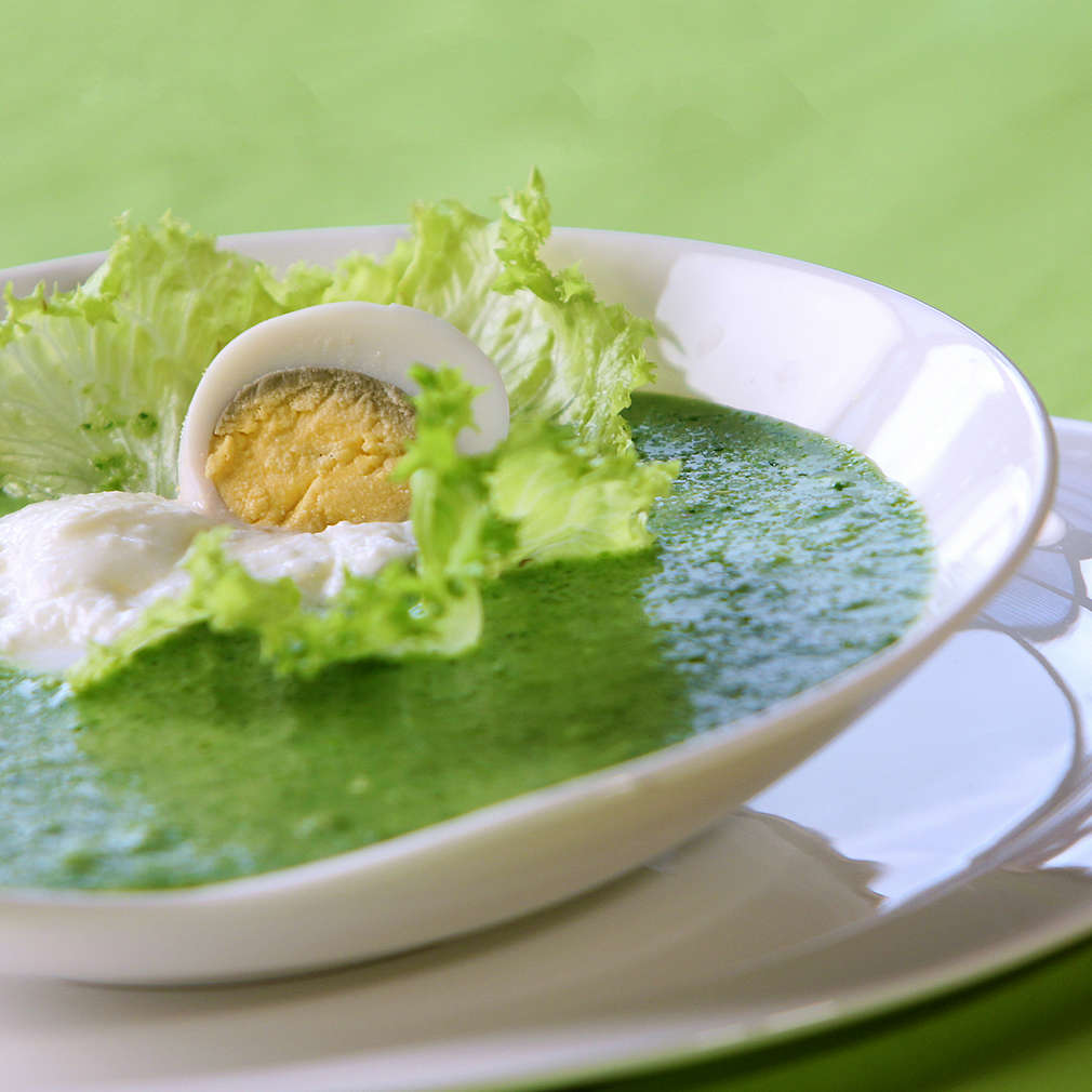 Изобразяване на рецептата Студена яйчена супа със спанак