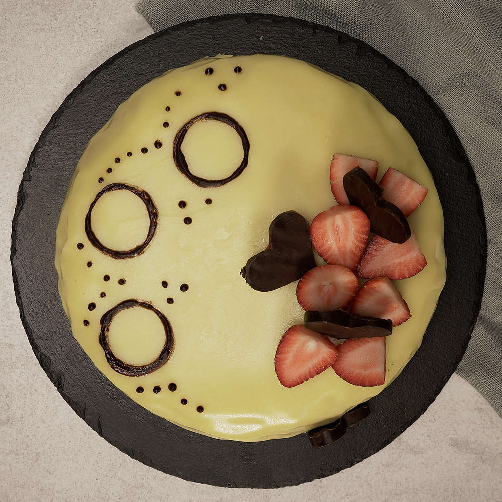 Изобразяване на рецептата Торта с бял шоколад и ягоди