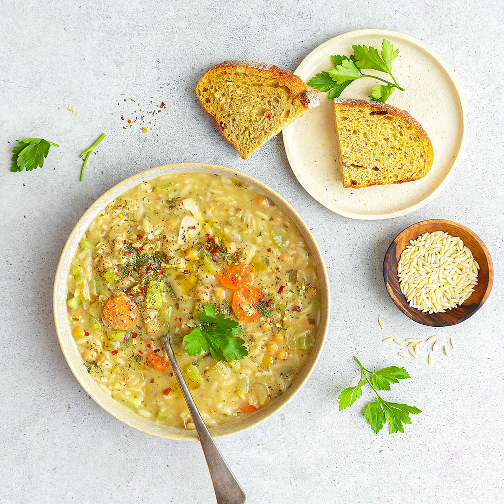 Zobrazit Zeleninová polévka s cizrnou a rýží receptů