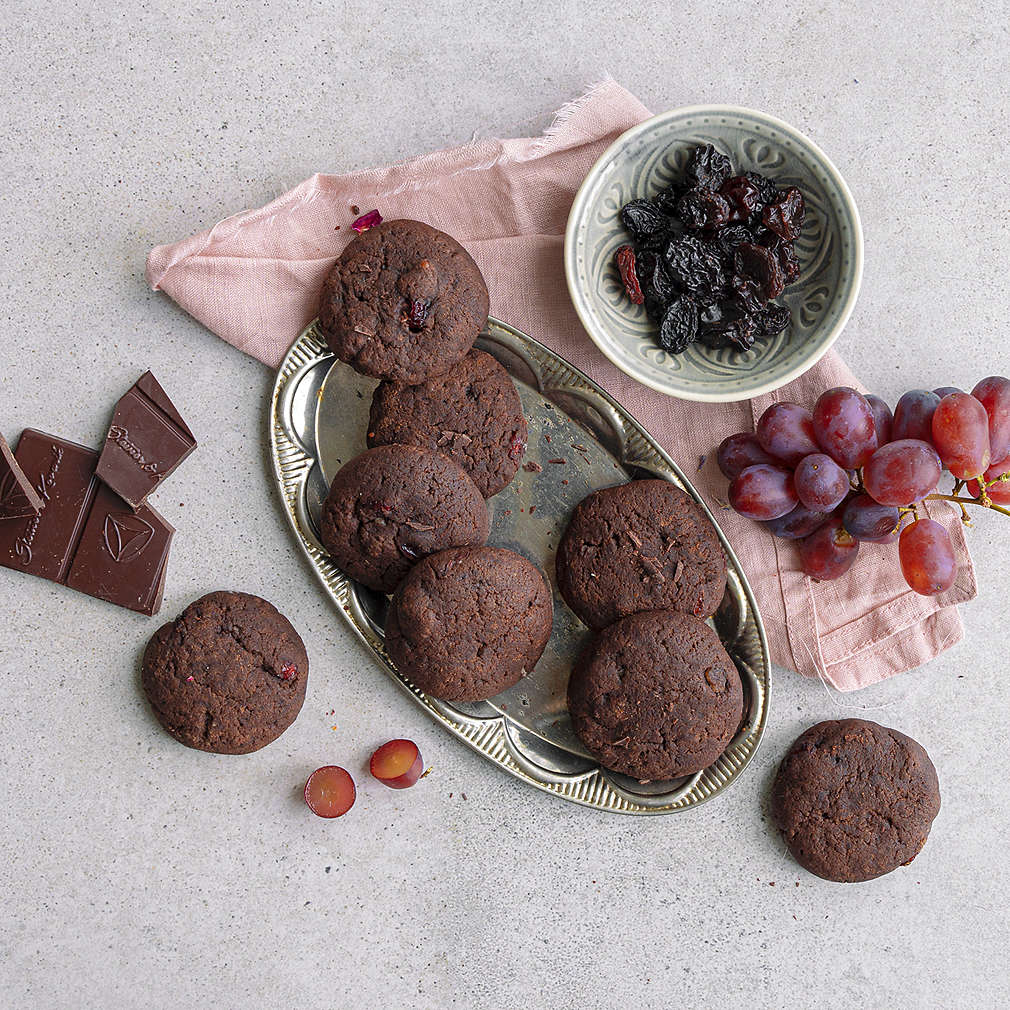 Zobrazit Kakaové sušenky s čokoládou a rozinkami jumbo receptů