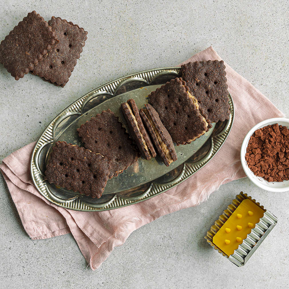 Zobrazit Kakaové sušenky plněné čokoládovým krémem receptů