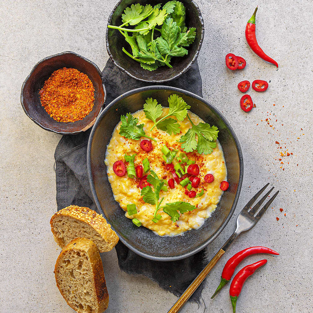 Zobrazit Míchaná vejce s koriandrem a chilli receptů