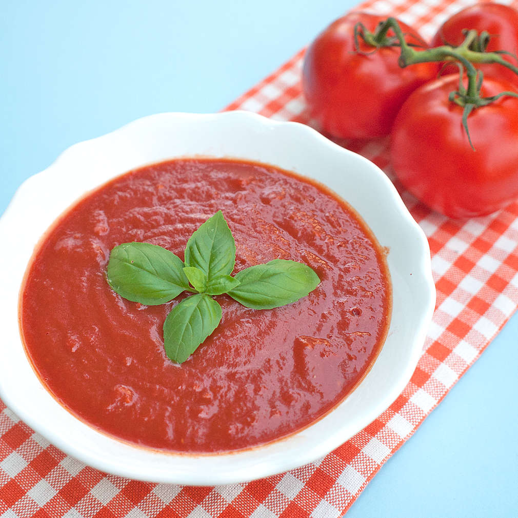 Zobrazit Italská rajčatová omáčka k těstovinám receptů