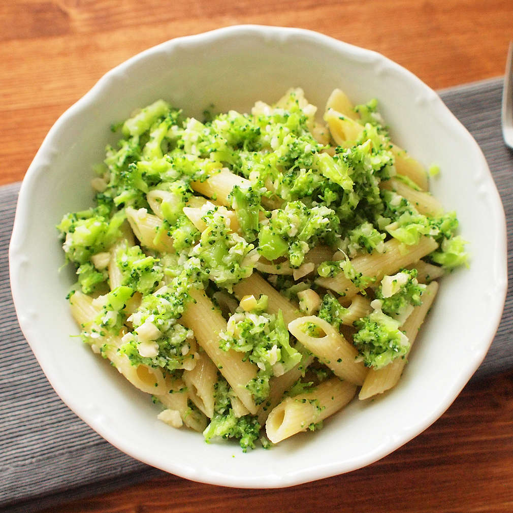 Zobrazit Těstovinový salát s brokolicí receptů