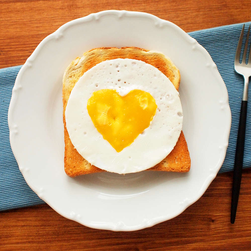 Zobrazit Srdíčkový toast s vejcem receptů