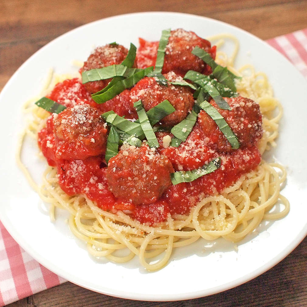 Zobrazit Špagety s masovými kuličkami a rajskou omáčkou receptů