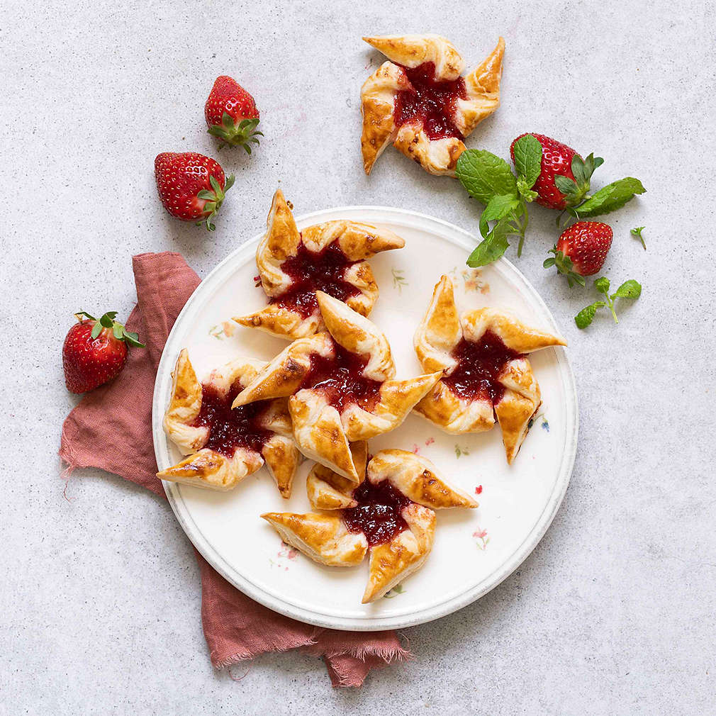 Zobrazit Větrníčky z listového těsta s marmeládou receptů