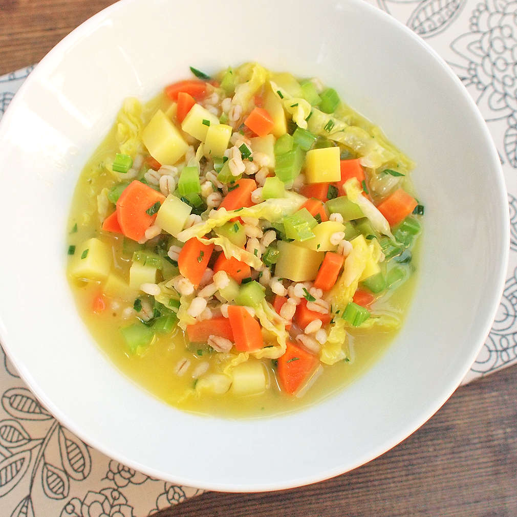 Zobrazit Zeleninová polévka s kroupami receptů
