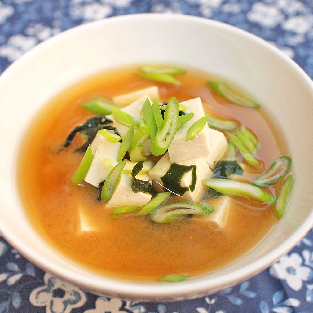 Zobrazit Miso polévka s tofu receptů