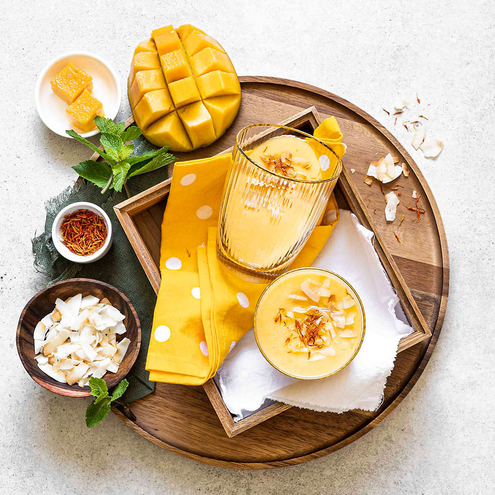 Zobrazit Mango lassi s kokosovými lupínky receptů