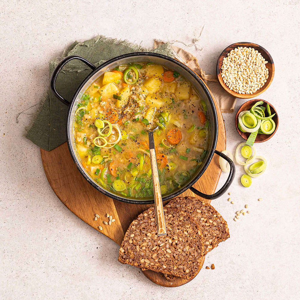 Zobrazit Domácí zeleninová polévka s kroupami receptů