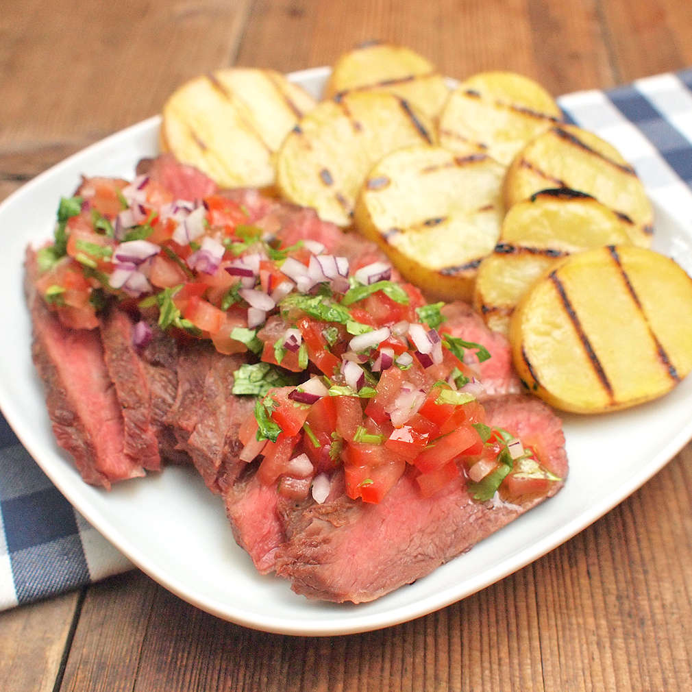 Zobrazit Filírovaný steak bavette s rajčatovou salsou receptů
