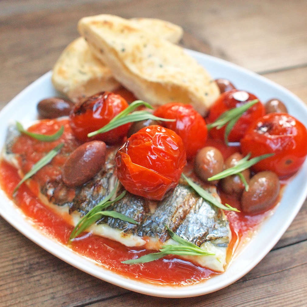 Zobrazit Grilovaný filet z pražmy s rajčaty a olivami receptů