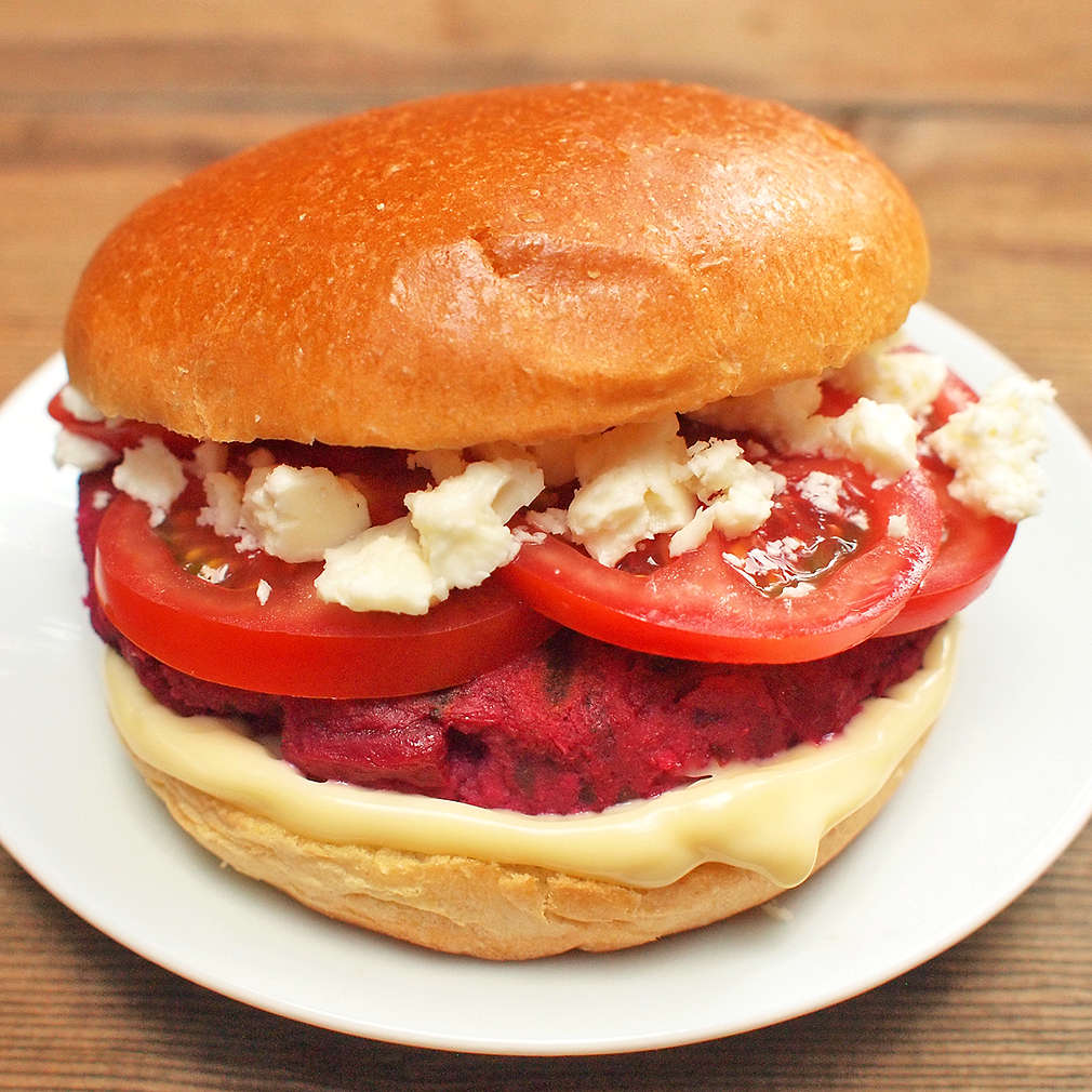 Zobrazit Vegetariánský burger z červené řepy receptů