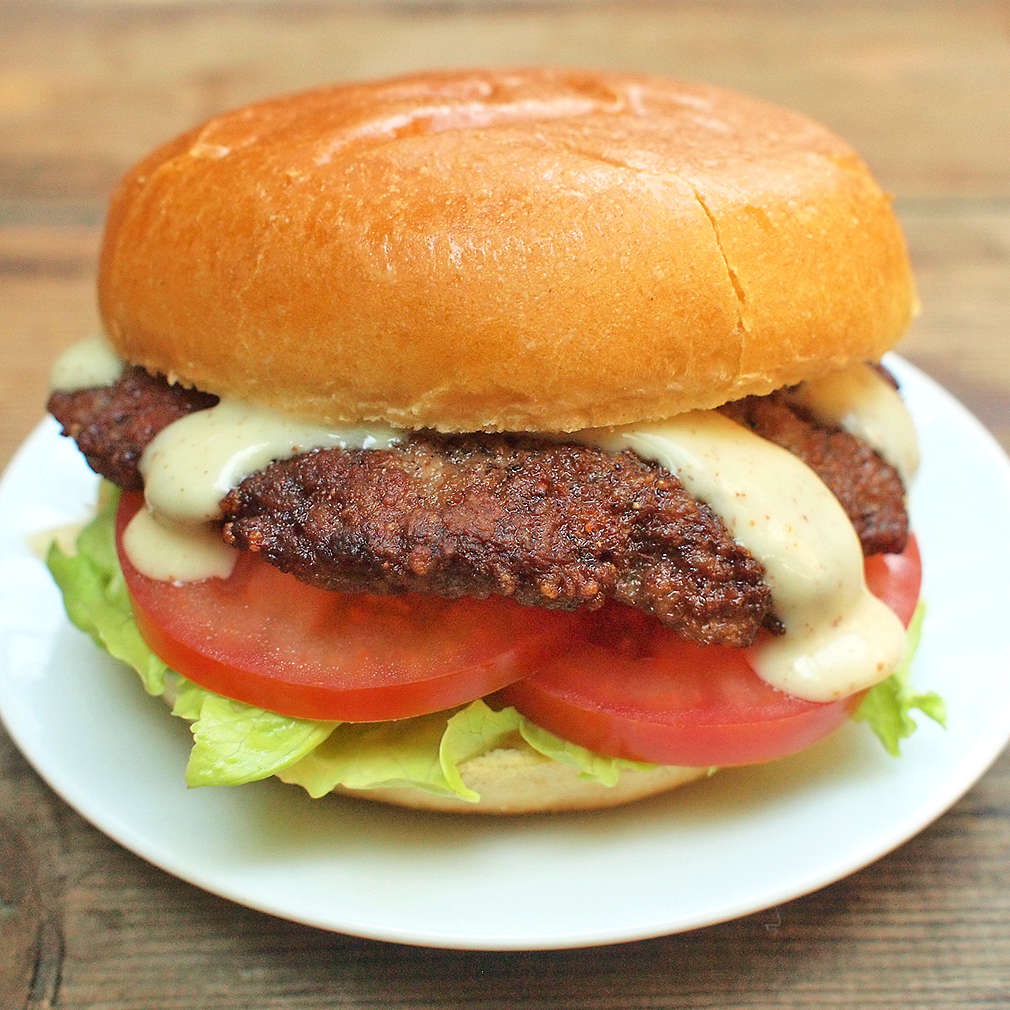 Zobrazit Vepřový burger s medovo-hořčicovou omáčkou receptů