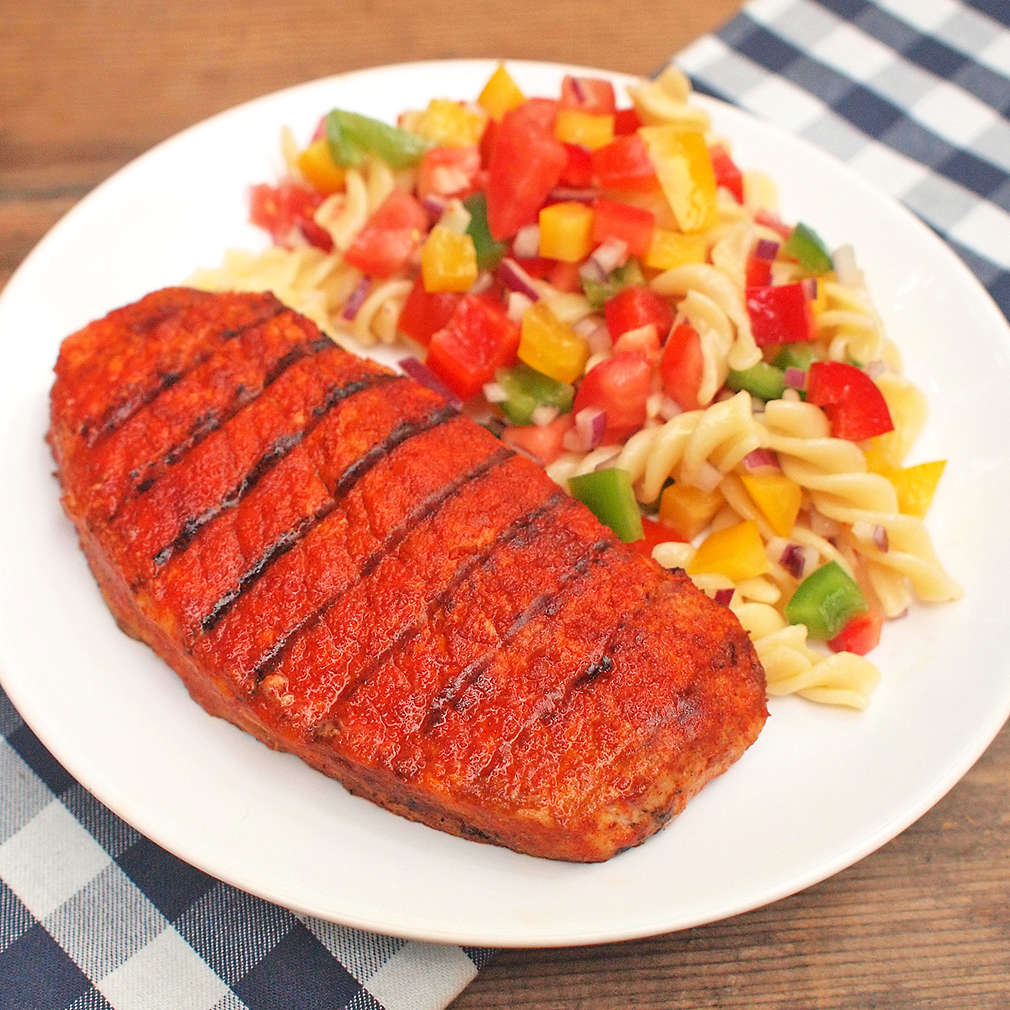 Zobrazit Pikantní vepřový steak s těstovinovým salátem receptů
