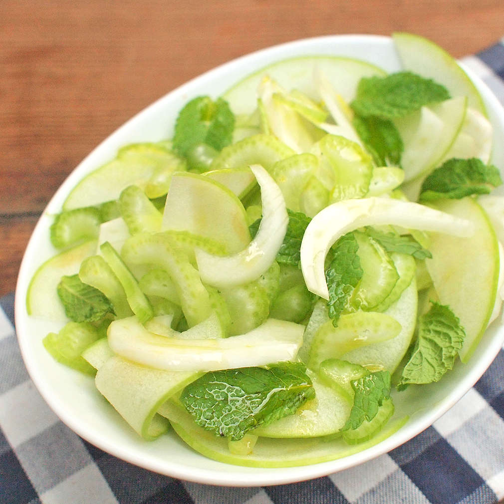 Zobrazit Celerový salát s jablky receptů